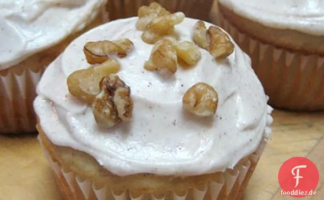 Banana Cupcakes With Cinnamon-vanilla Icing