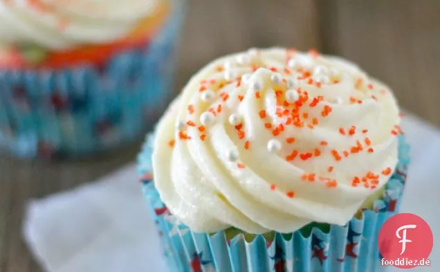 Layered Red, White & Blue Vanilla Cupcakes With Fool-proof Crea