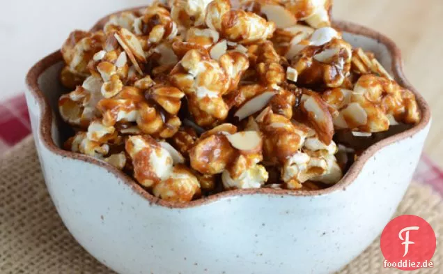 Gingerbread Popcorn