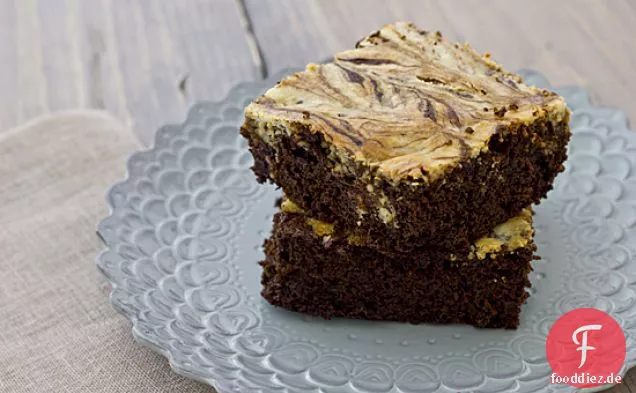 Chocolate Gingerbread Cheesecake Bars