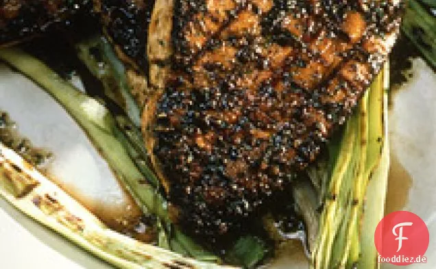 Gegrillte Schwertfischsteaks mit Olivenpesto