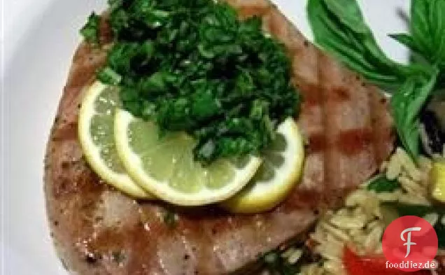 Schwertfischsteaks mit Rucola und Basilikumsauce