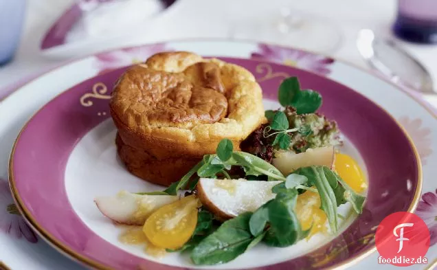 Räucherlachs-Soufflé mit Gingered Salat