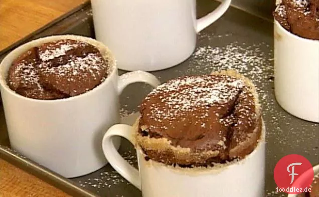 Schokoladensouffle mit Espresso Creme Anglaise