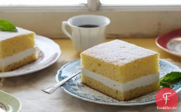 Golden Sponge Cake with Creamy Filling