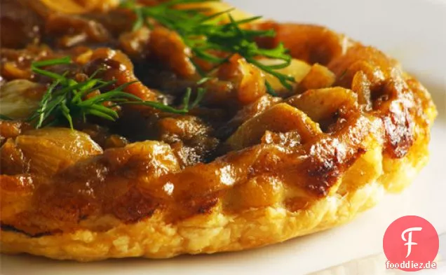 Indian-Style Pearl Onion Confit Upside-Down Tart (Tarte Tatin de Petits Oignons Perles a l'Indienne)