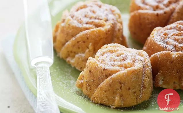 Vanilla Flavored-almond And Quinoa Rose Teacakes