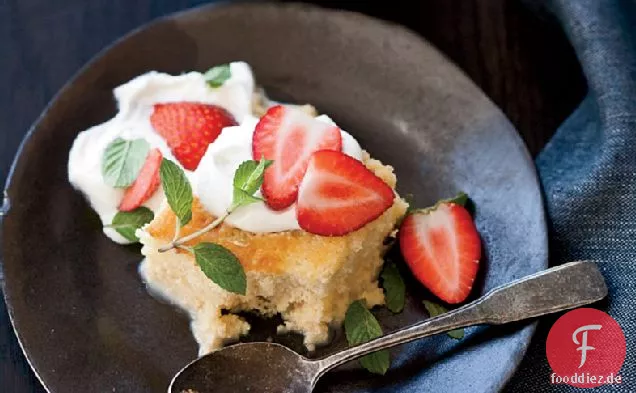 Tres Leches Kuchen mit Erdbeeren