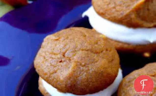 Pumpkin And Cream Cheese Whoopie Pies