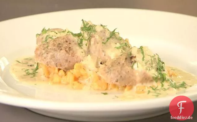 Rote Pfefferspätzle in Senfrahmsauce mit Wurst
