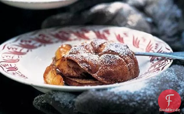 Croissant French Toast mit karamellisierten Äpfeln