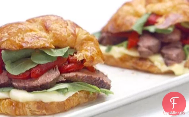Pariser Steak und Käse Croissant Sandwiches