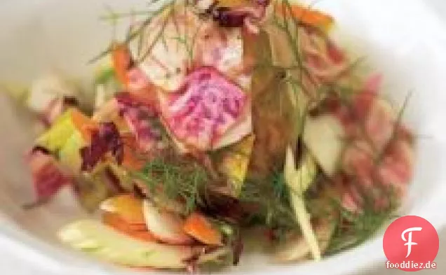 Italienisches Brot und Kohlsuppe mit Salbeibutter