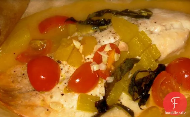 Tilapia En Papillote mit Kirschtomaten, Paprika & Oliven