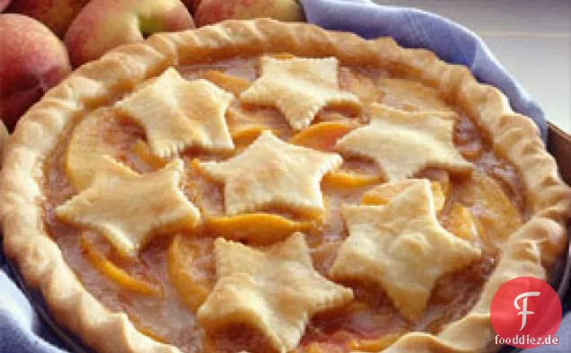 Pfirsichkuchen mit geschnittenem Gebäck