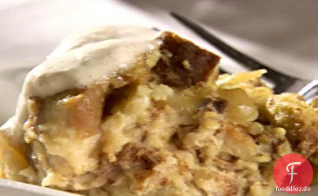Apfel-Zimt Brotpudding mit Ginger Ale Sauce