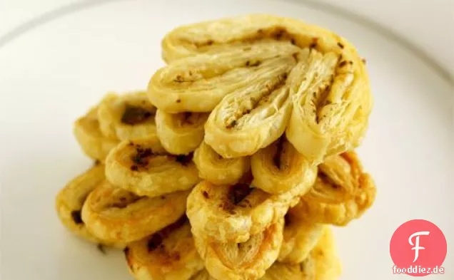 Pesto Palmiers (Basilikum Pesto Elefantenohren)