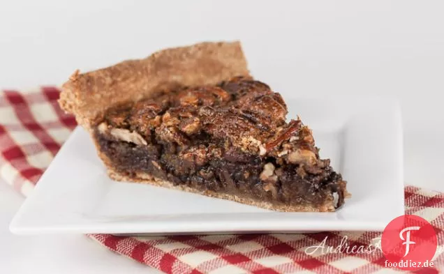 Bourbon Chocolate Pecan Pie mit Vollkornkruste
