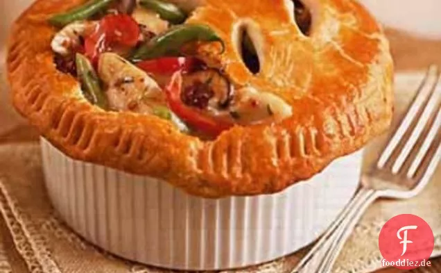 Hähnchen-Gemüse-Topfpasteten mit Frischkäsekruste