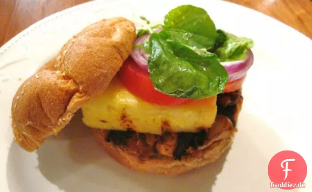 Hawaiianische Putenburger mit Ananas-Papaya-Sauce