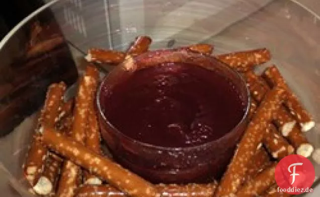 Rubinroter Brezel Dip