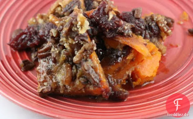 Pecan gekrönt gebackene Süßkartoffeln Crockpot Rezept