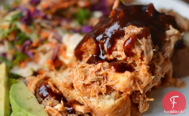 Barbecue geschreddert Huhn aus dem Ofen oder Slow Cooker