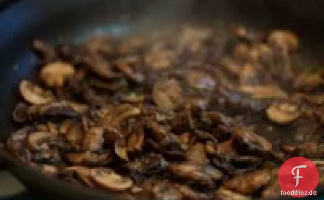Hähnchenbrust mit Pilz-Salbei-Sauce