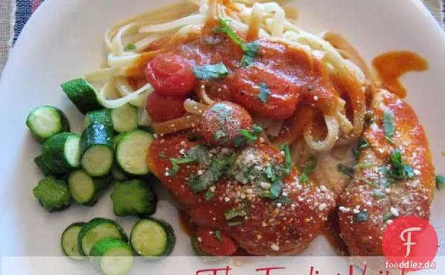 Kreolische guatemaltekische Tomatensauce Huhn