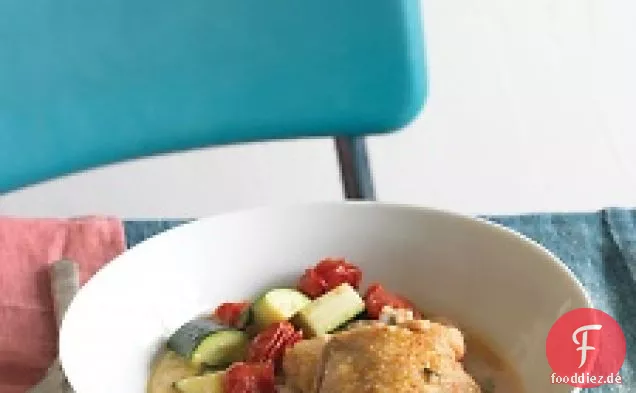 Geschmortes mediterranes Hähnchen mit Polenta