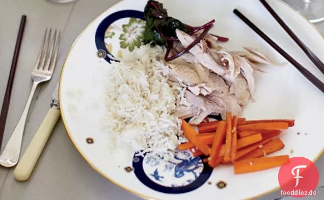 Hainan Huhn mit Reis und zwei Saucen
