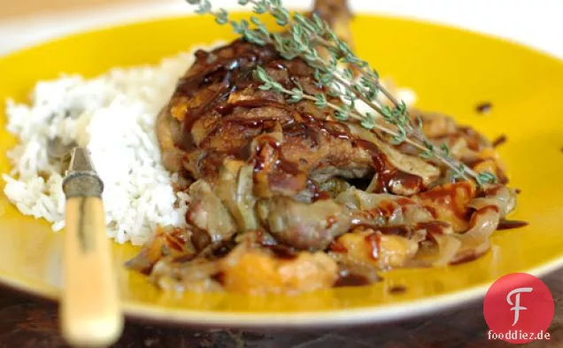 Geschmorte Entenkeulen mit Orangenschokoladensauce