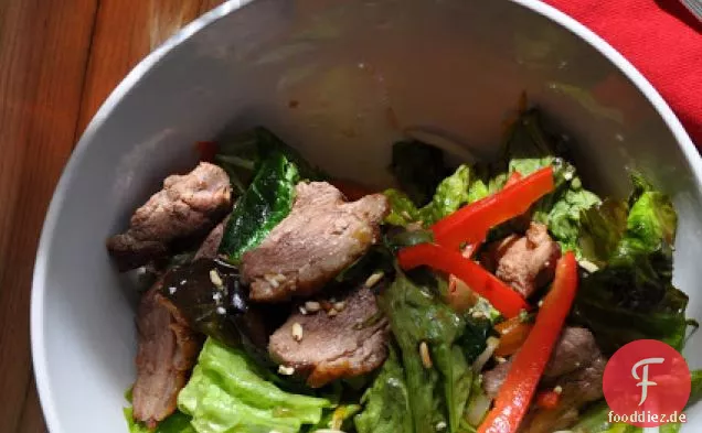 Wok gebratener Entensalat