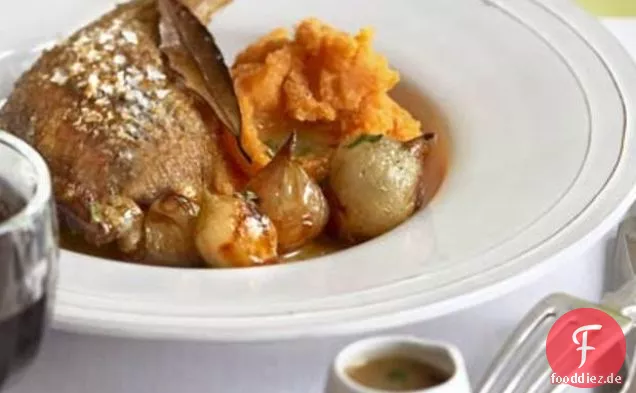 Gebratene Entenkeulen mit Süßkartoffelbrei