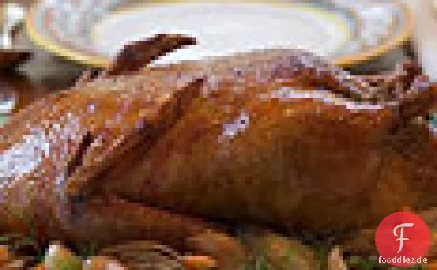 Langsam gebratene Ente mit Olivensauce und Knoblauch-Fenchel-Confit