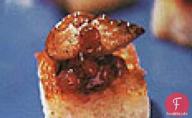 Gebratene Foie Gras und Preiselbeermarmelade auf Brioche Toast