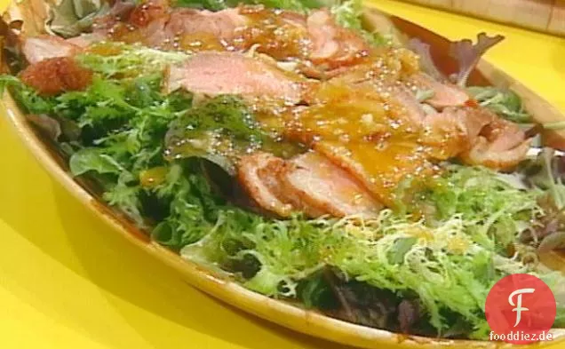 Knuspriger Entensalat mit Bitterorangenvinaigrette