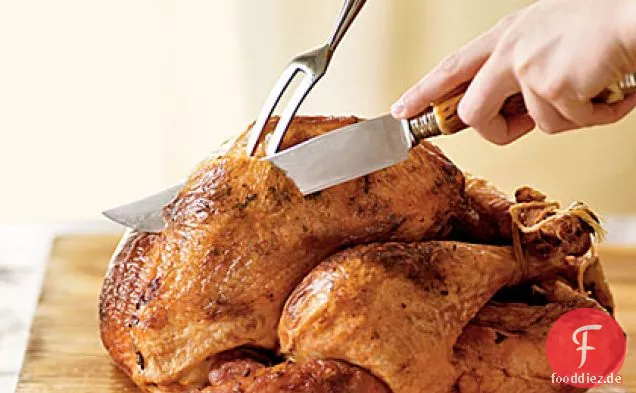 Knoblauch und Rosmarin langsam gebratener Truthahn