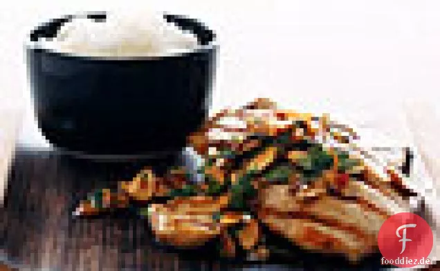 Putenschnitzel mit Koriander-Mandelsauce