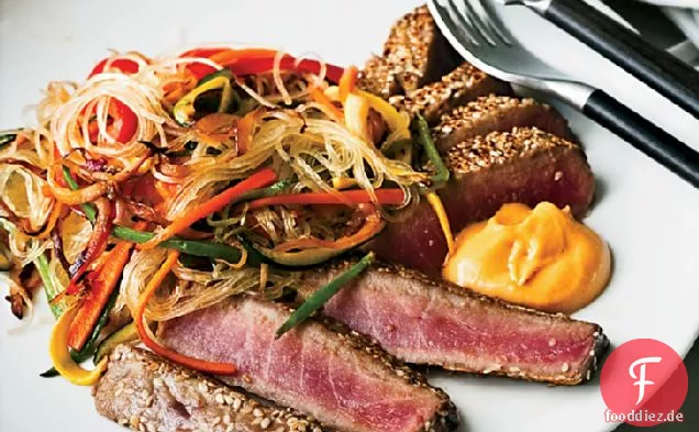 Sesam-verkrusteter Thunfisch mit Ingwercreme