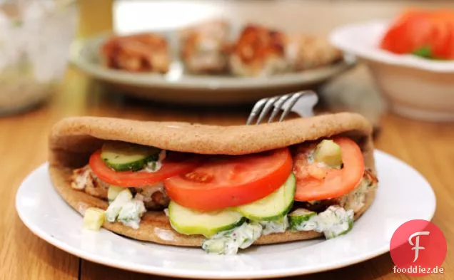 Putenkoftas mit geröstetem Pita