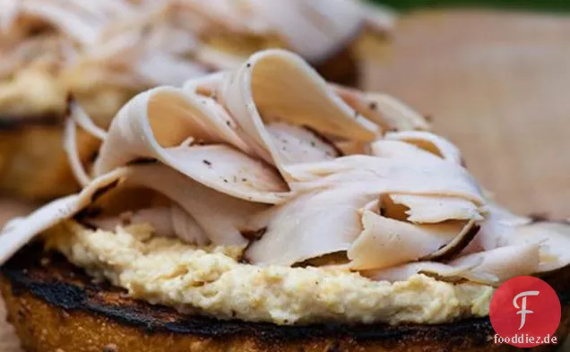 Truthahn Hummus Sandwiches mit schwarzem Pfeffer Honig