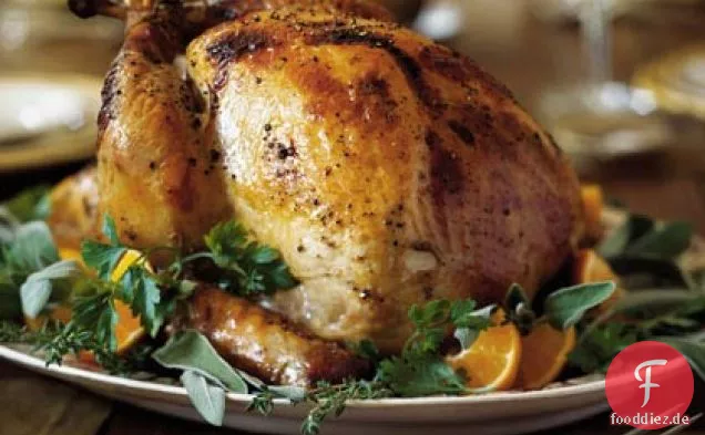 Apfelwein-gesalzener Truthahn mit pikanter Kräutersauce