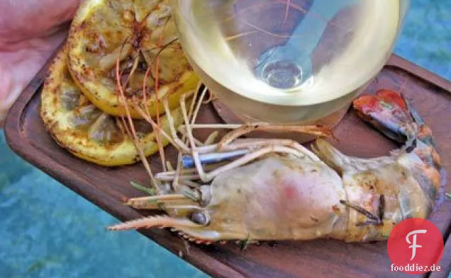 Knoblauch Parmesan Garnelen mit gegrillten Zitronenscheiben