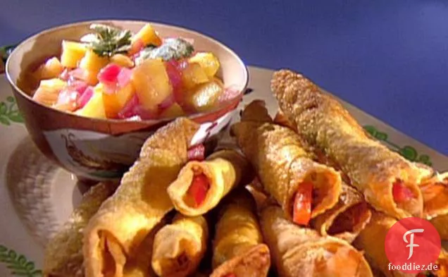 Cilantro Wrapped Garnelen mit pikanter Gurke Ananas
