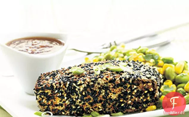 Gebratener Sesam-Thunfisch mit Orangen-Ingwer-Sauce
