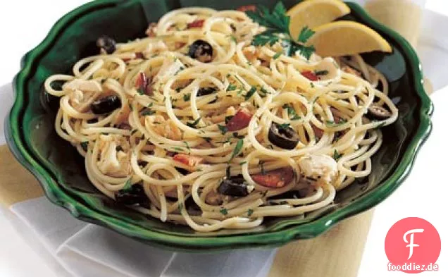 Spaghetti mit Muscheln, Thunfisch und Speck