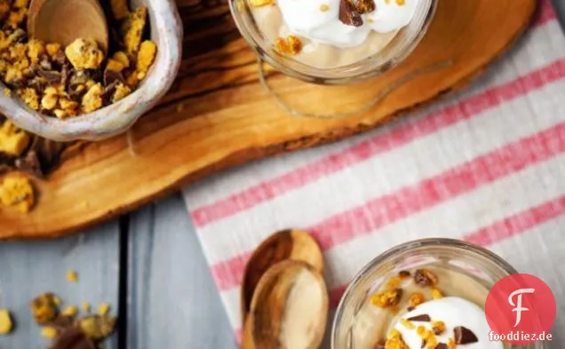 Butterscotch Pudding mit Toffee Crumbles
