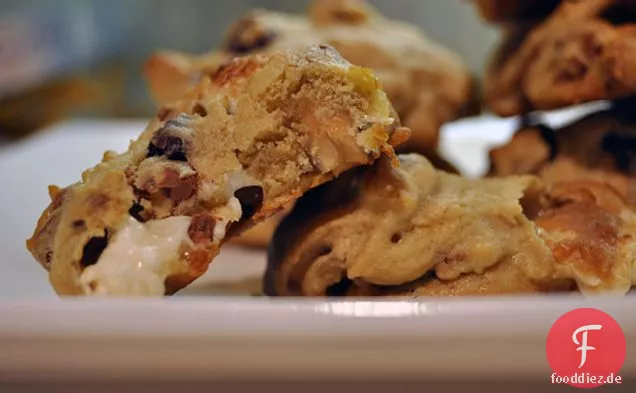 Chewy Chocolate Chunk Cookies mit salzigen Mandeln und Gooey Mars