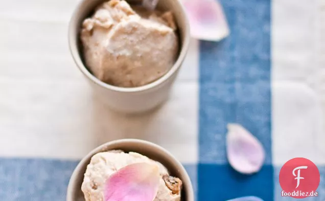 Gulkand (Rosenblütenmarmelade) Eis